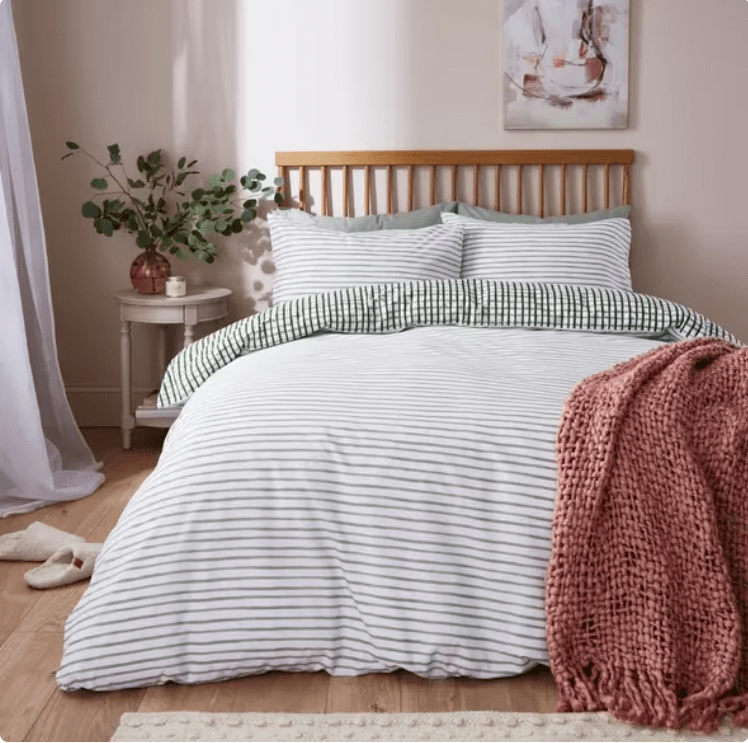 Shoppers could grab the The Elora Stripe Green Duvet Cover & Pillowcase Set for £3.50