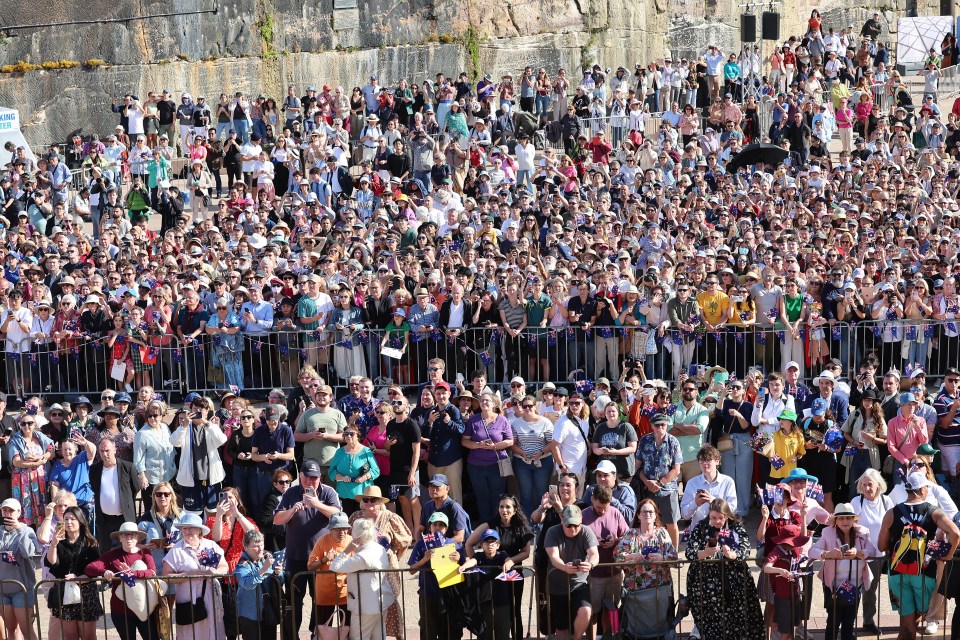 The Aussie people didn’t get the royal-bashing memo and gave the royal couple a rapturous reception