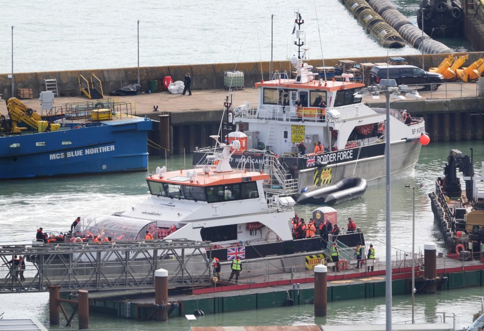 a boat that has the word border force on it