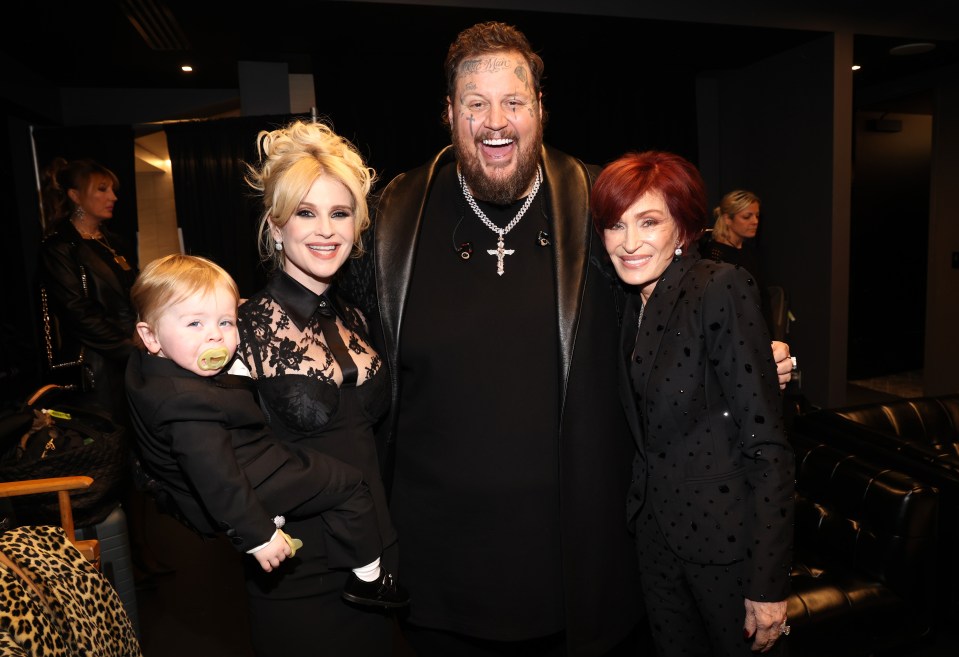 Kelly Osbourne, Jelly Roll and Sharon are seen backstage