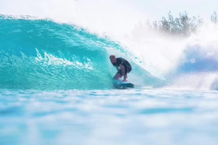 The clip sees the Duke navigating a 6ft barrelling wave in California