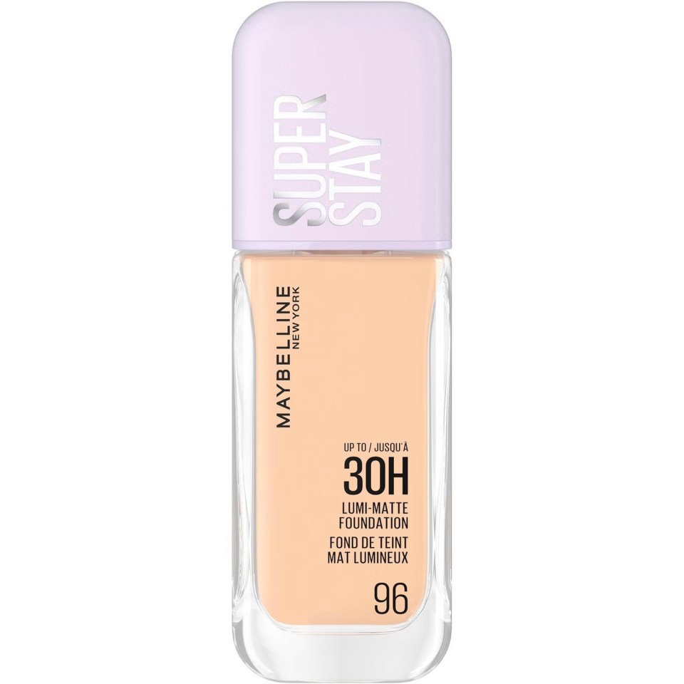 This foundation strikes the perfect balance between matte and radiant