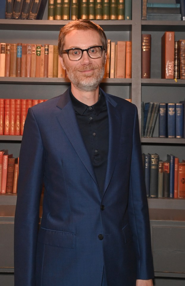 Stephen Merchant has told how he likes winding up fans of The Office while playing online chess