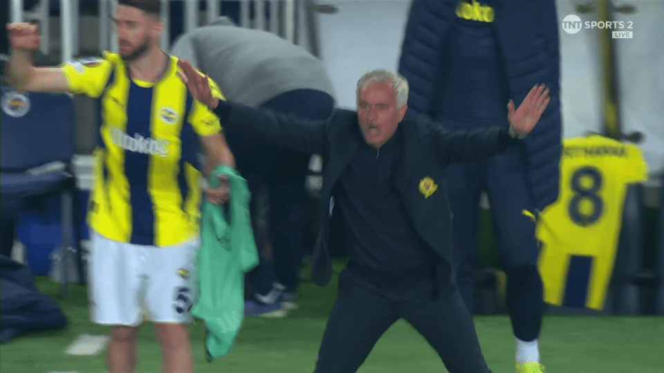 Jose Mourinho was absolutely raging on the touchline