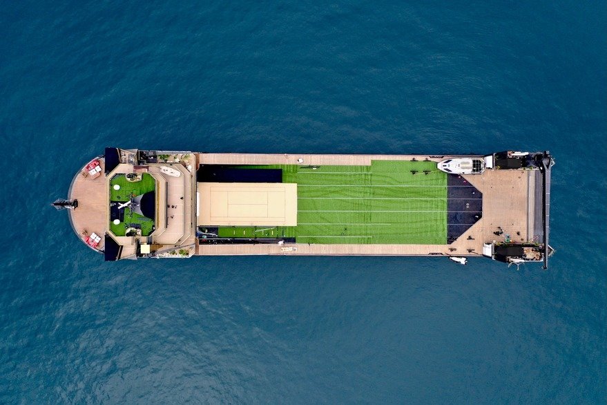 The superyacht used as a tennis court