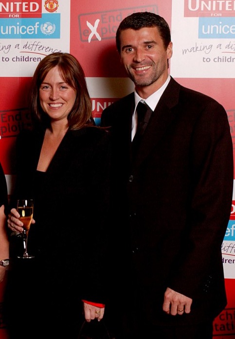 MANCHESTER, ENGLAND - SEPTEMBER 24:  Nicky Butt, his partner Shelley, Theresa and Roy Keane of Manchester United pose before the Annual United For Unicef charity dinner, The Midland Hotel, Manchester on 24 September, 2003.  (Photo by John Peters/Manchester United via Getty Images)