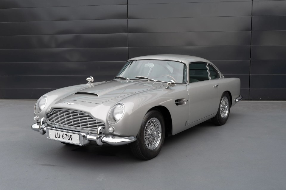 The stunning motor resembles the one driven by Sean Connery in the film Goldfinger