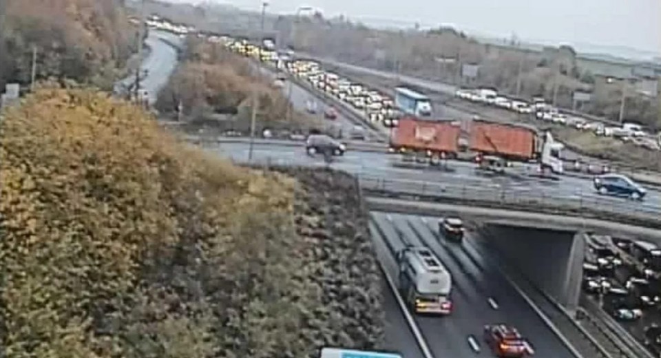 Traffic building on the M60