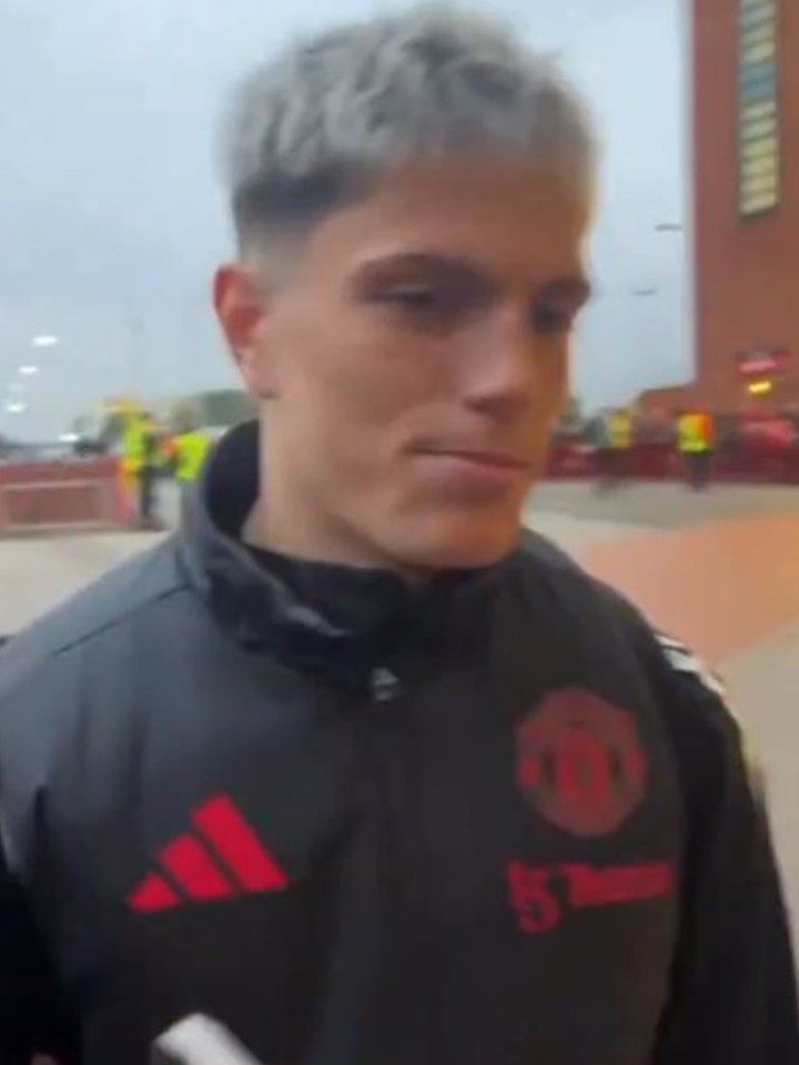 Alejandro Garnacho greeted fans before Man Utd v PAOK but was heckled by a fan