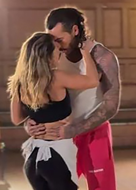 Pete Wicks and Jowita PrzystaA¿ caught in compromising position amidst Maura Higgins romance rumours ..