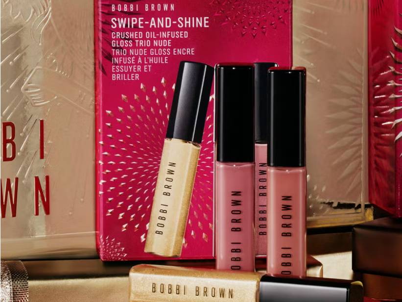 The Bobbi Brown gift set comes with three mini lip glosses