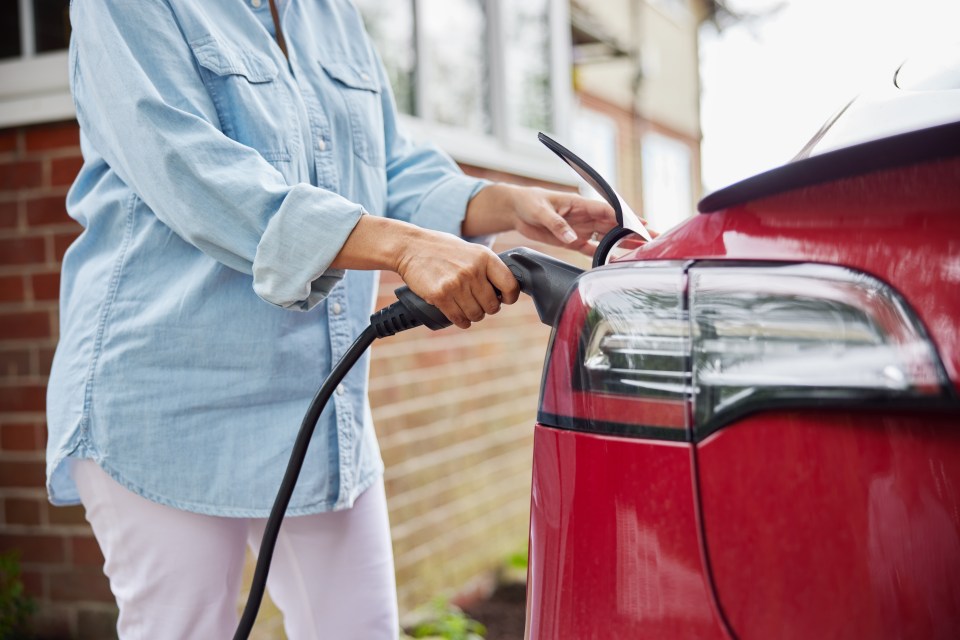 It usually costs £1,000 to install a charge at your home