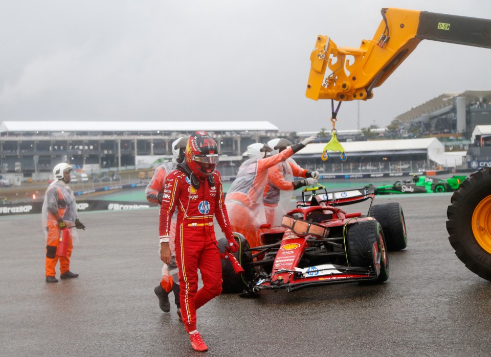 The Carlos Sainz crash caused second Safety Car