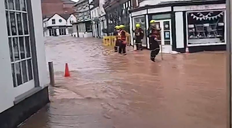 Flooding throughout Tenbury Wells as fire crews attempt to help