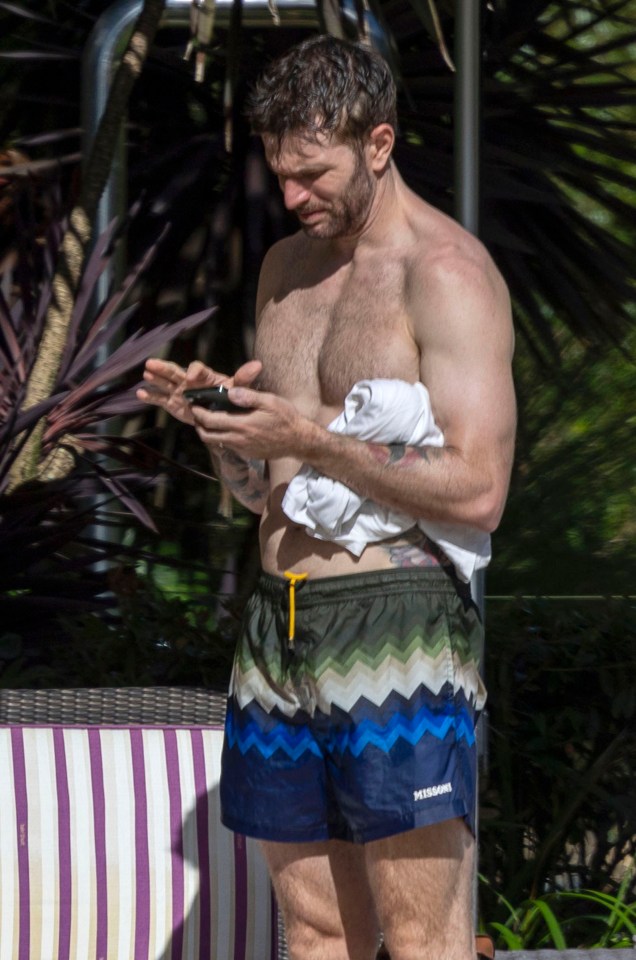 I'm A Celebrity Unpacked's Joel Dommett showed off his abs at the pool