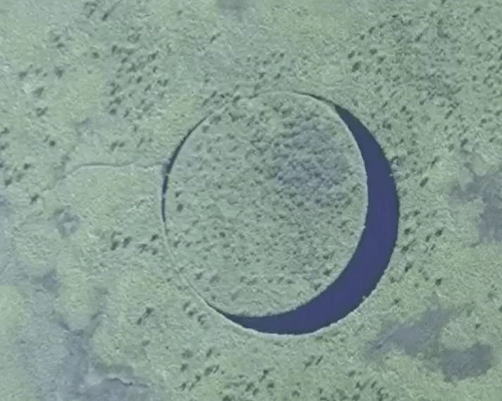 a circle with a hole in the middle of it