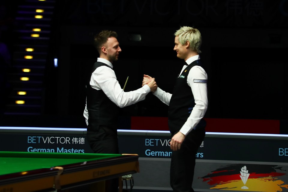 Robertson set up a semi-final clash with Mark Williams after last night's slugfest