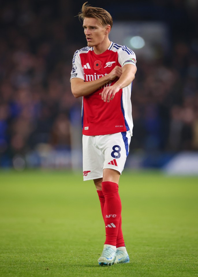 a soccer player with the number 8 on his jersey