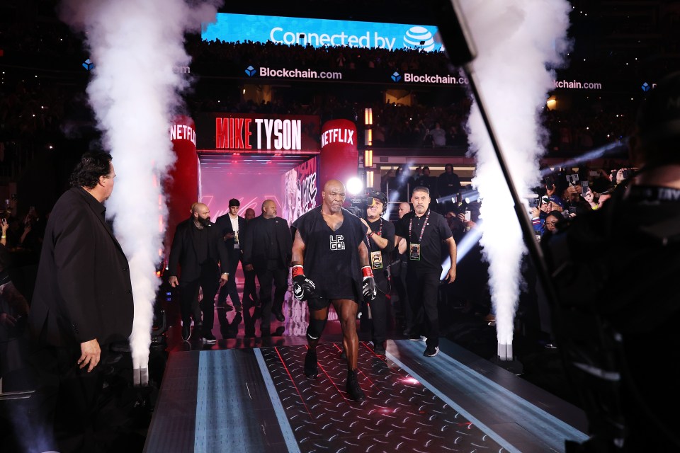 Tyson kept things simple with his ring walk