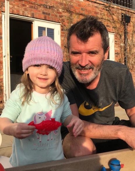 Roy Keane and his grandkids, //www.instagram.com/officialkeane16/?hl=en