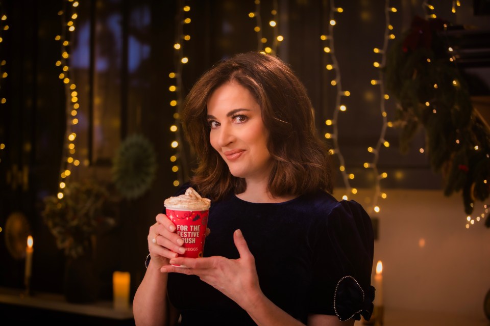 Set to an instrumental version of Carol Of The Bells, the ad opens with Nigella Lawson in her ­festive London townhouse