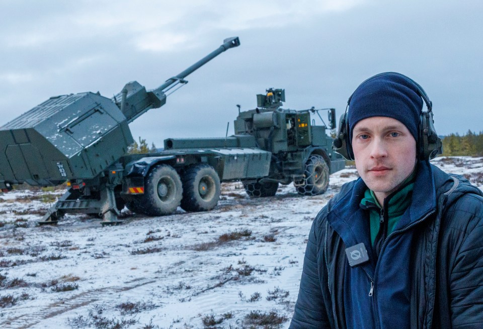 The Sun's Thomas Godfrey with the Archer howitzer