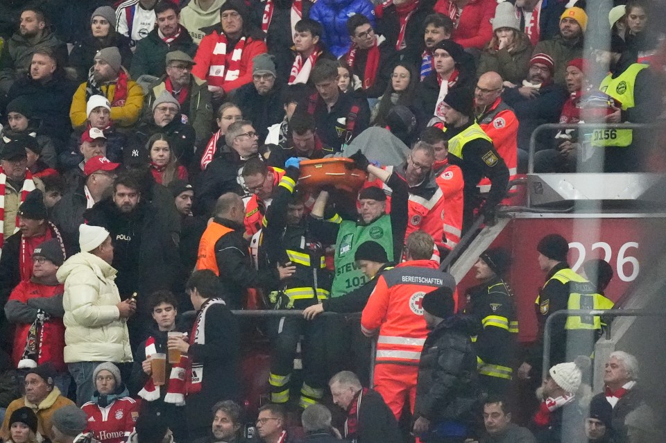 The fan was taken away on a stretcher but died on the way to the hospital