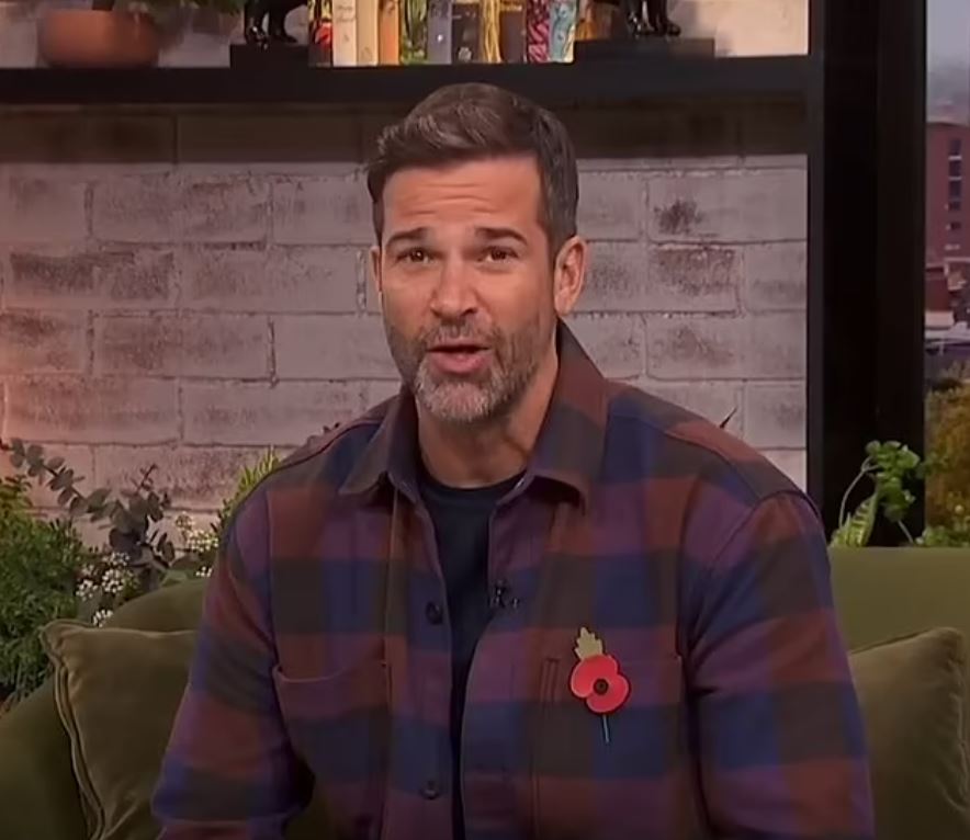 Red-faced Gethin Jones was forced to ad lib as technical issues sent Morning Live into chaos