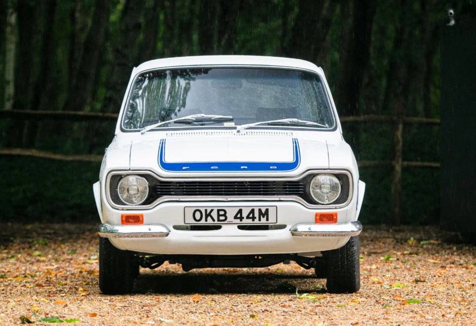 A first-edition 1973 Ford Escort Mk1 RS2000 has been restored to its former glory