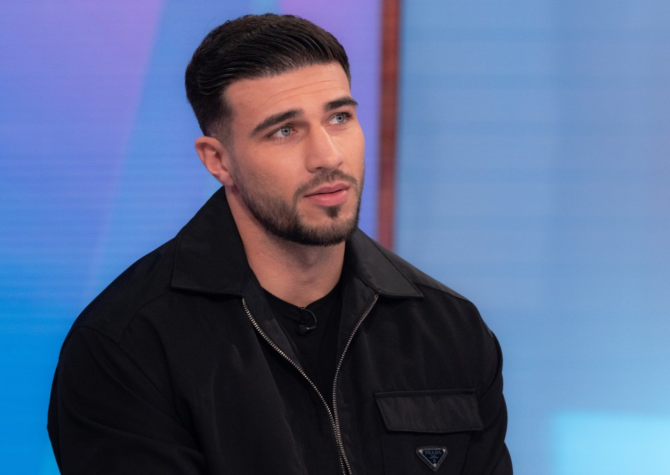 According to Judi James, a celebrity body language pro, Tommy Fury's attempt to be the 'perfect' gentleman was a 'bit rich' on today's episode of Loose Women