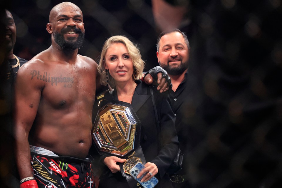 He posed with his fiance Jessie Moses after his victory