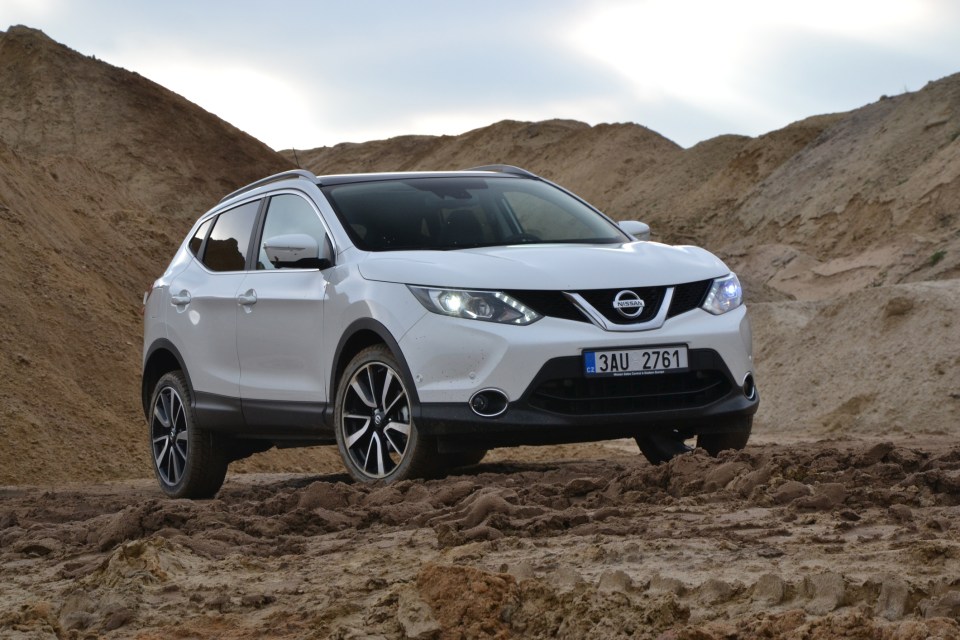 White Nissan Qashqai on an off-road test drive.