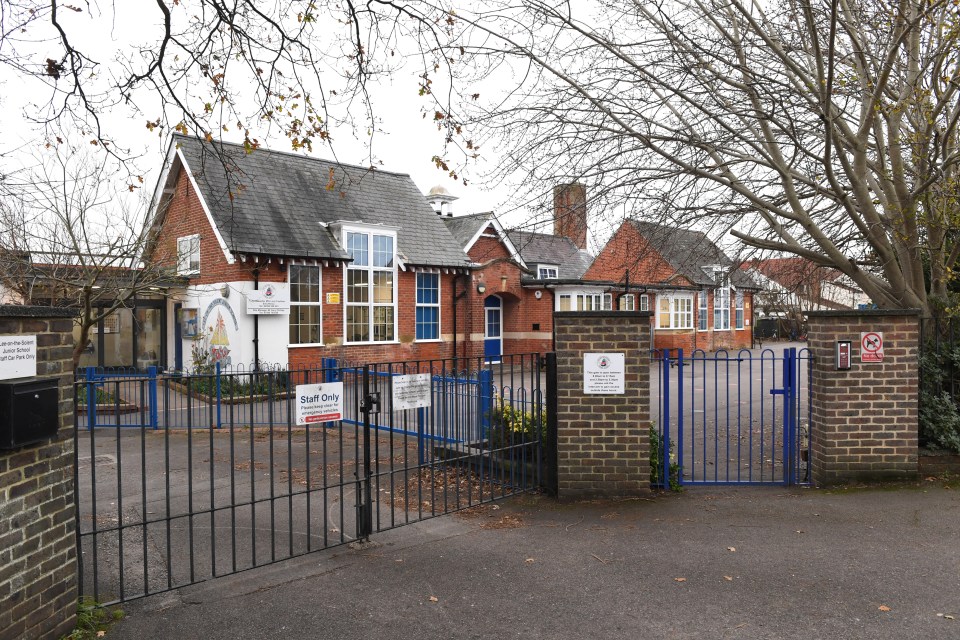 Lee-on-the-Solent Junior School exterior.