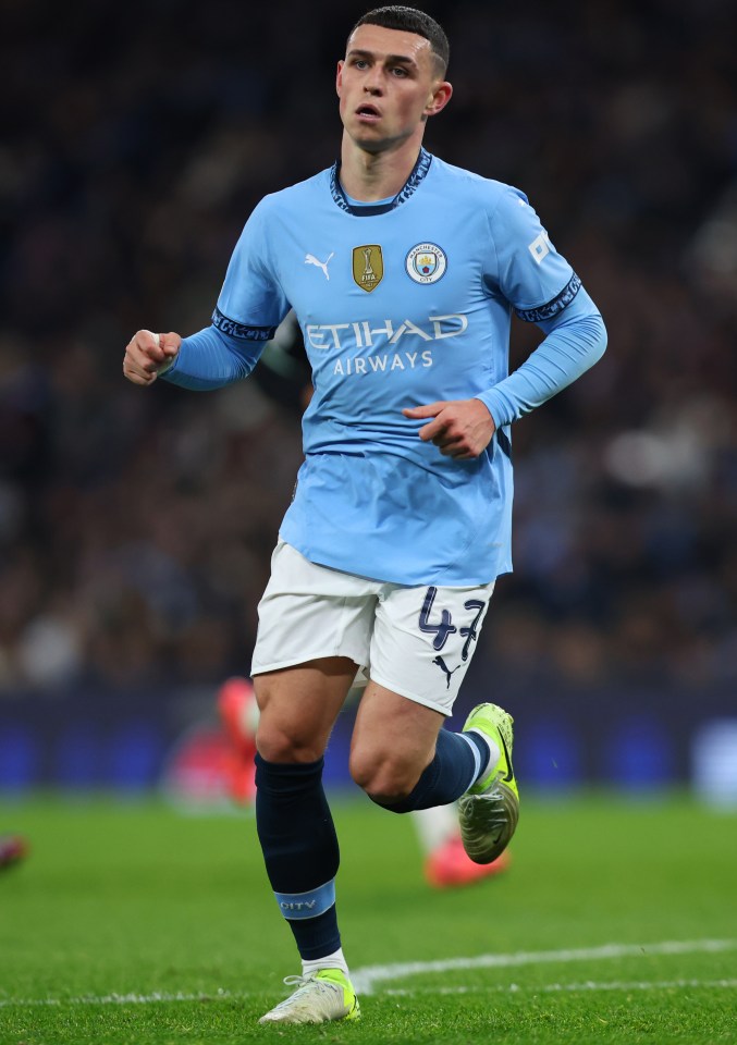 Manchester City ace Phil Foden copetes in the UEFA Champions League