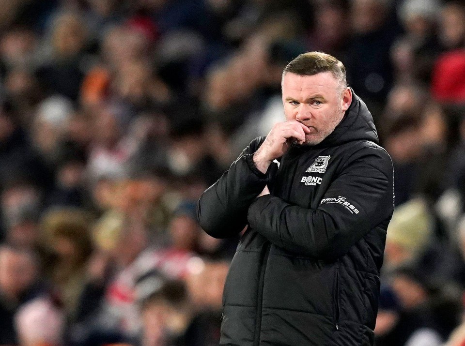 Wayne Rooney, manager of Plymouth Argyle, looking dejected.