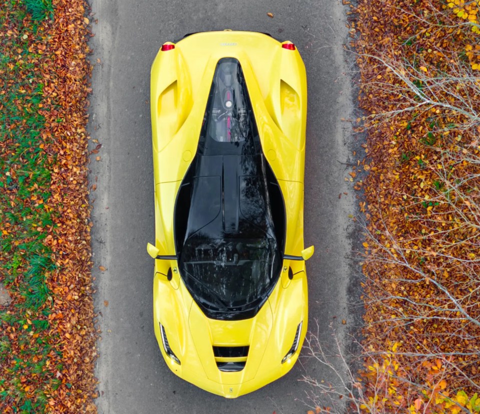 It is finished in Giallo with a Nero roof