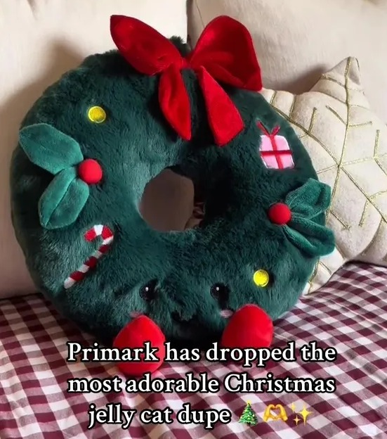 Primark is selling a Jellycat dupe wreath for £7