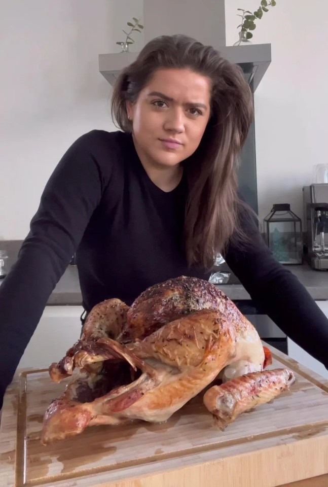 TikTok user Georgia showed her followers how she prepares her turkey for Christmas