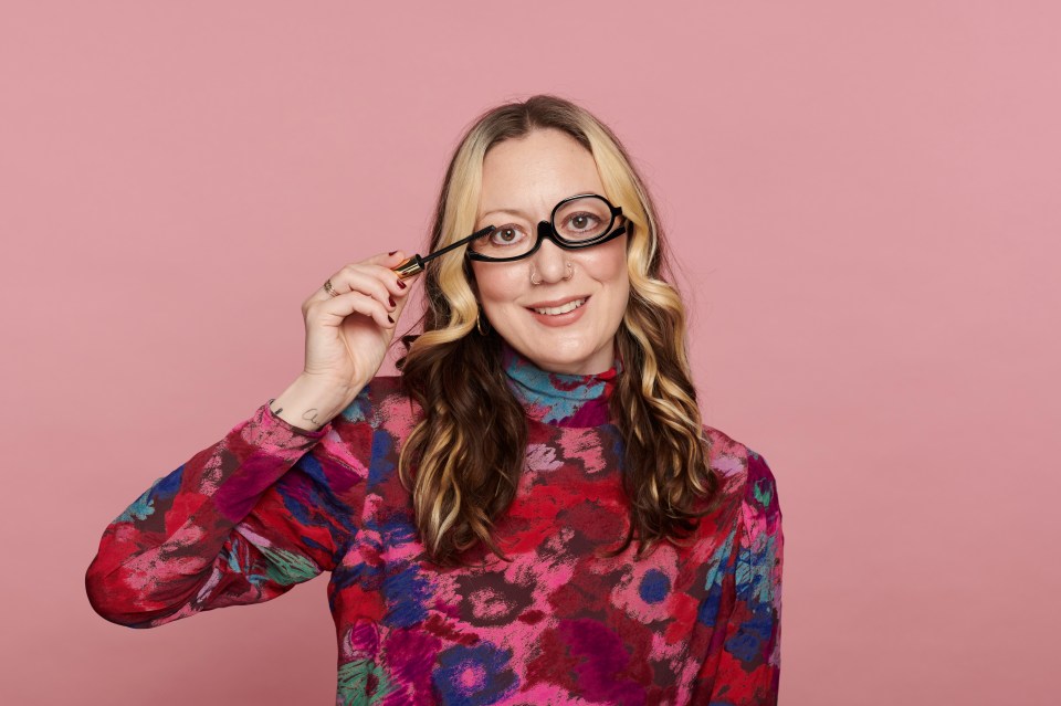 Jennifer Barton tried out the Donna May London magnified make-up glasses