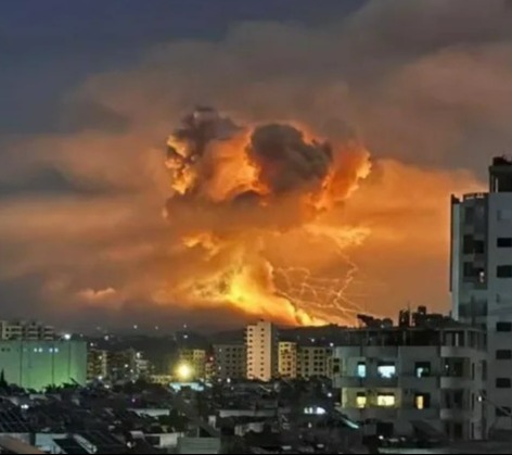 An enormous mushroom-cloud explosion above Tartus in northwestern Syria