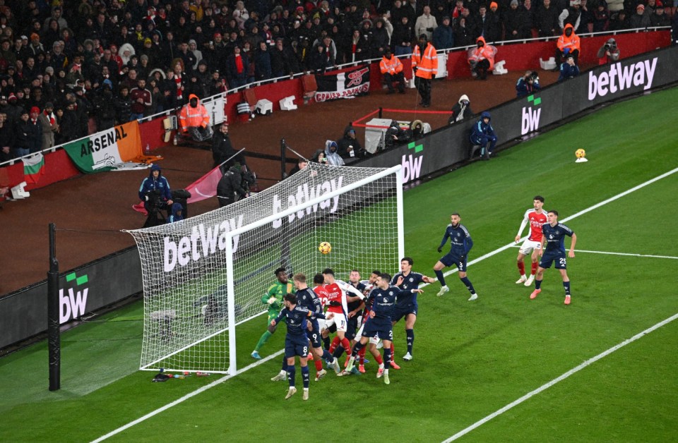 LONDON, ENGLAND - DECEMBER 04: Jurrien Timber of Arsenal scores his team's first goal during the Premier League match between Arsenal FC and Manchester United FC at Emirates Stadium on December 04, 2024 in London, England. (Photo by Alex Burstow/Arsenal FC via Getty Images)