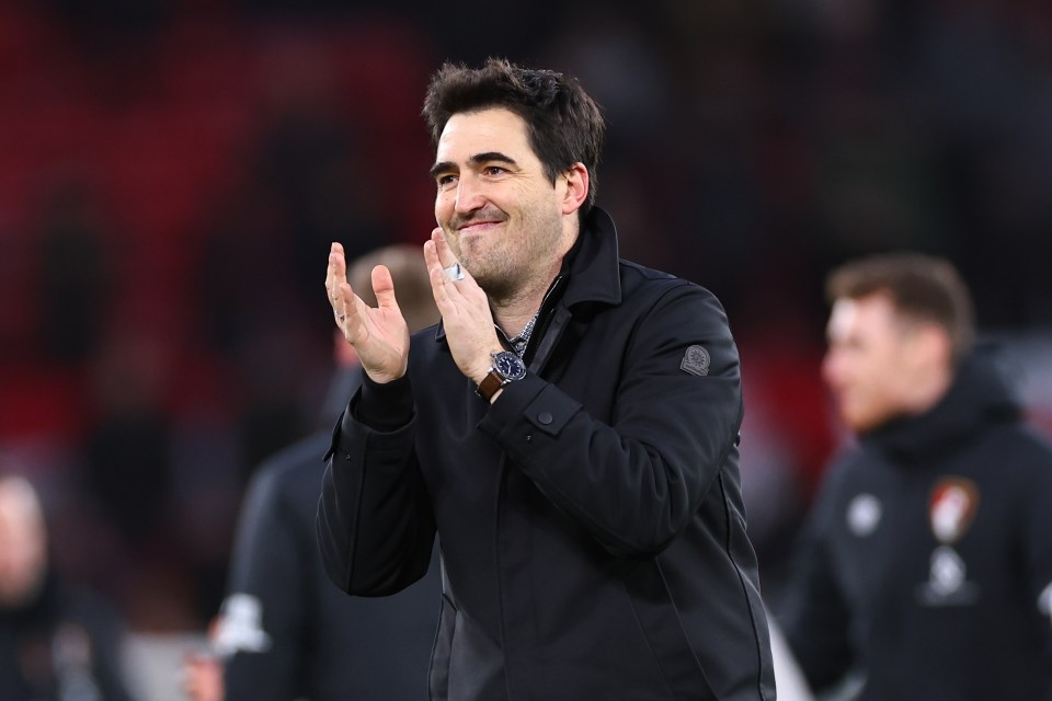 Andoni Iraola celebrate at full time