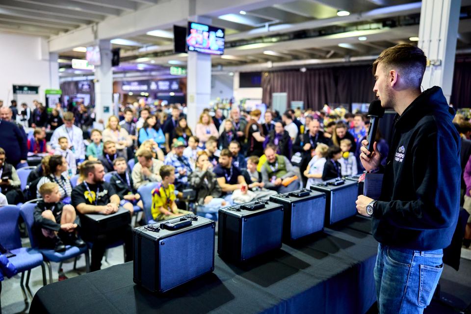 Harry at the London Card show