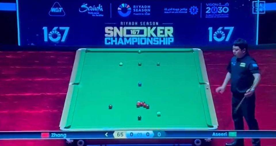 Riyadh Season snooker was suspended after the arena plunged into darkness