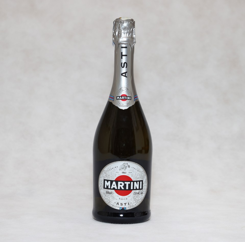 This bottle of Martini Asti smelt like melted-down sweets, and tasted pretty similar too