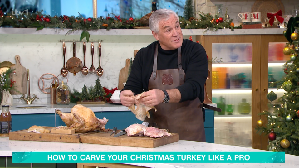 Paul Kelly appeared on This Morning to show viewers how to carve a turkey