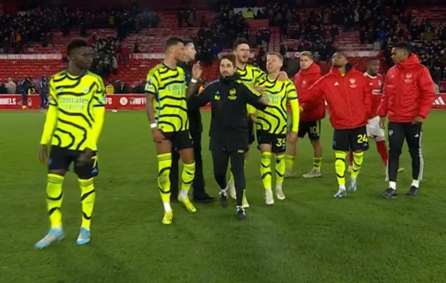 Ben White and Oleksandr Zinchenko are separated by Arsenal coach Nicolas Jover