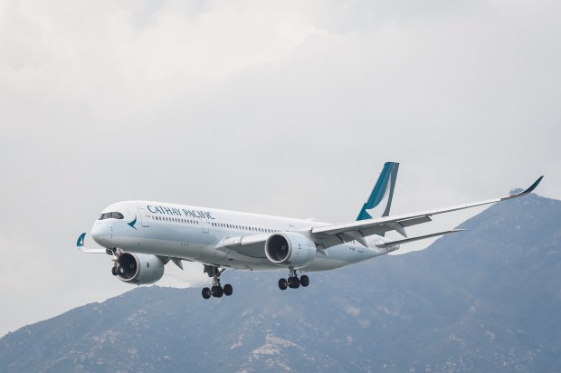 Cathay Pacific Airbus A350-941 landing.