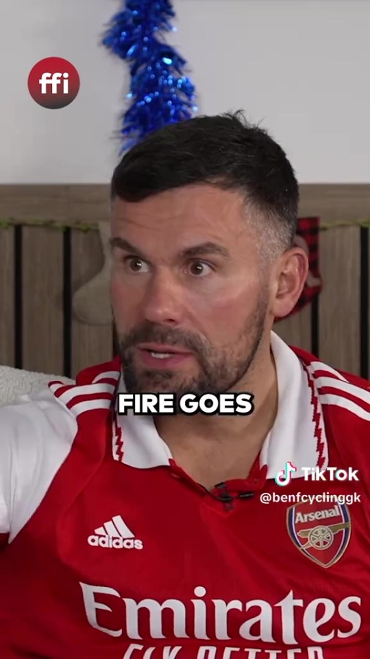 Ben Foster in an Arsenal jersey says, "Fire goes."