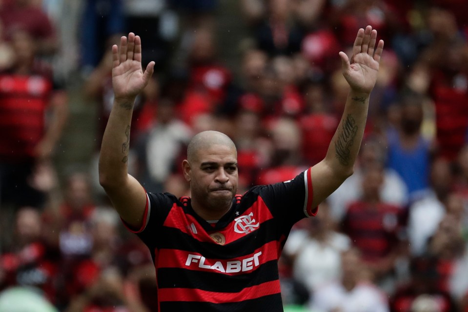 The striker said goodbye to around 21,000 fans inside the Maracana